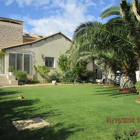 Homestay Les Palmiers Vias